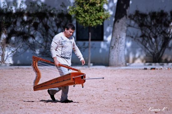 Quand la musique déménage, il faut s'équiper d'une grosse caisse....à outils par Ksé...