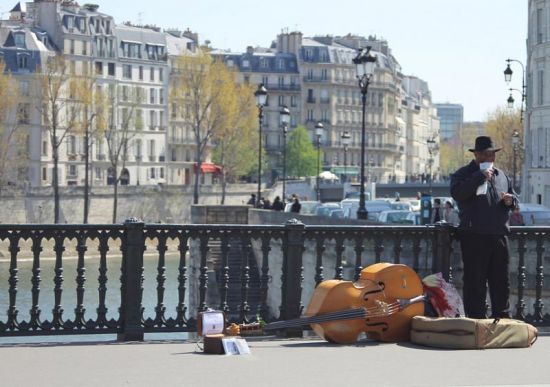 Pause syndicale pour musique de rue par Sacrip'Anne