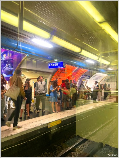 Métro - paris juillet 2025