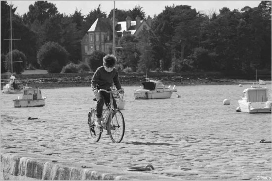 L'enfant au vélo