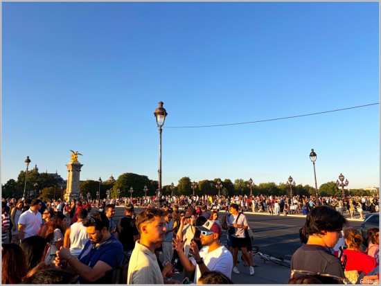 Éclipse au Pont des Invalides - Paris 12 aout 2026