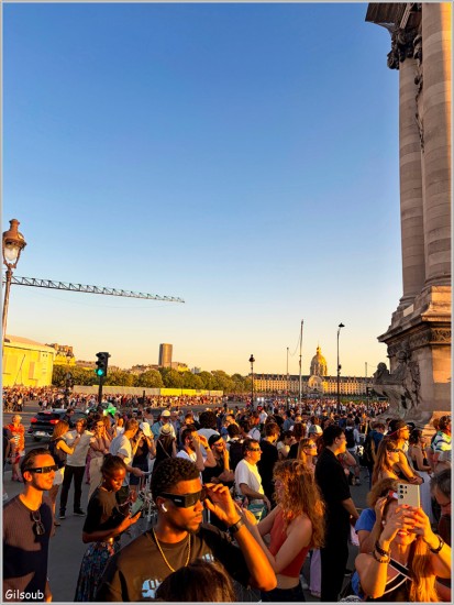 Éclipse au Pont des Invalides - Paris 12 aout 2026