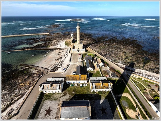 Vue sur le vieux phare - Le phare d'Eckmühl, Avril 2026