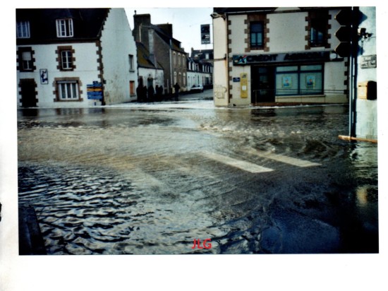 Maison, les pied dans l'eau - St Guénolé