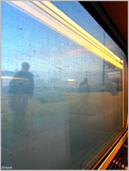 Gris de vitre sur ciel bleu - Janvier 2026