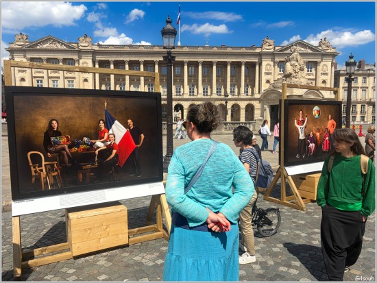 Exposition &amp;quot;Vivre ensemble" - Yann Arthus Bertrand - Paris Place de la Concorde Mai 2026