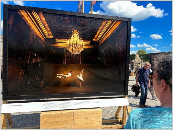 Exposition &amp;quot;Vivre ensemble" - Yann Arthus Bertrand - Paris Place de la Concorde Mai 2026